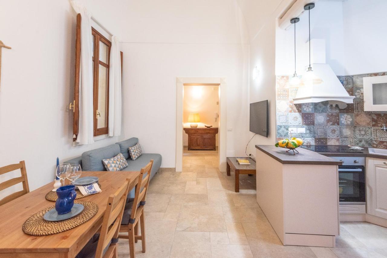 Rubichi 6 - Old Town Sit Appartement *
