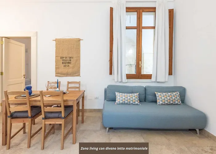 Rubichi 6 - Old Town Apartment Sit